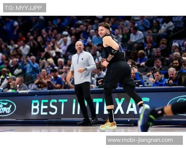 海斯称赞东契奇传球能力与老詹联手将形成强大牵制力