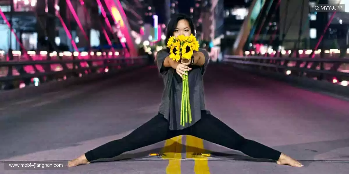 「从球衣到签名纪念品，你的热爱值得专属收藏！🎯点击探索，把偶像带回家！」